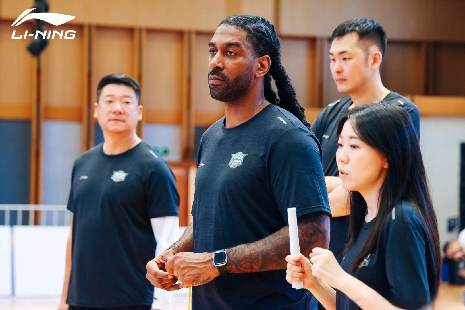 球员担任篮球学校教练普及篮球技能的简单介绍